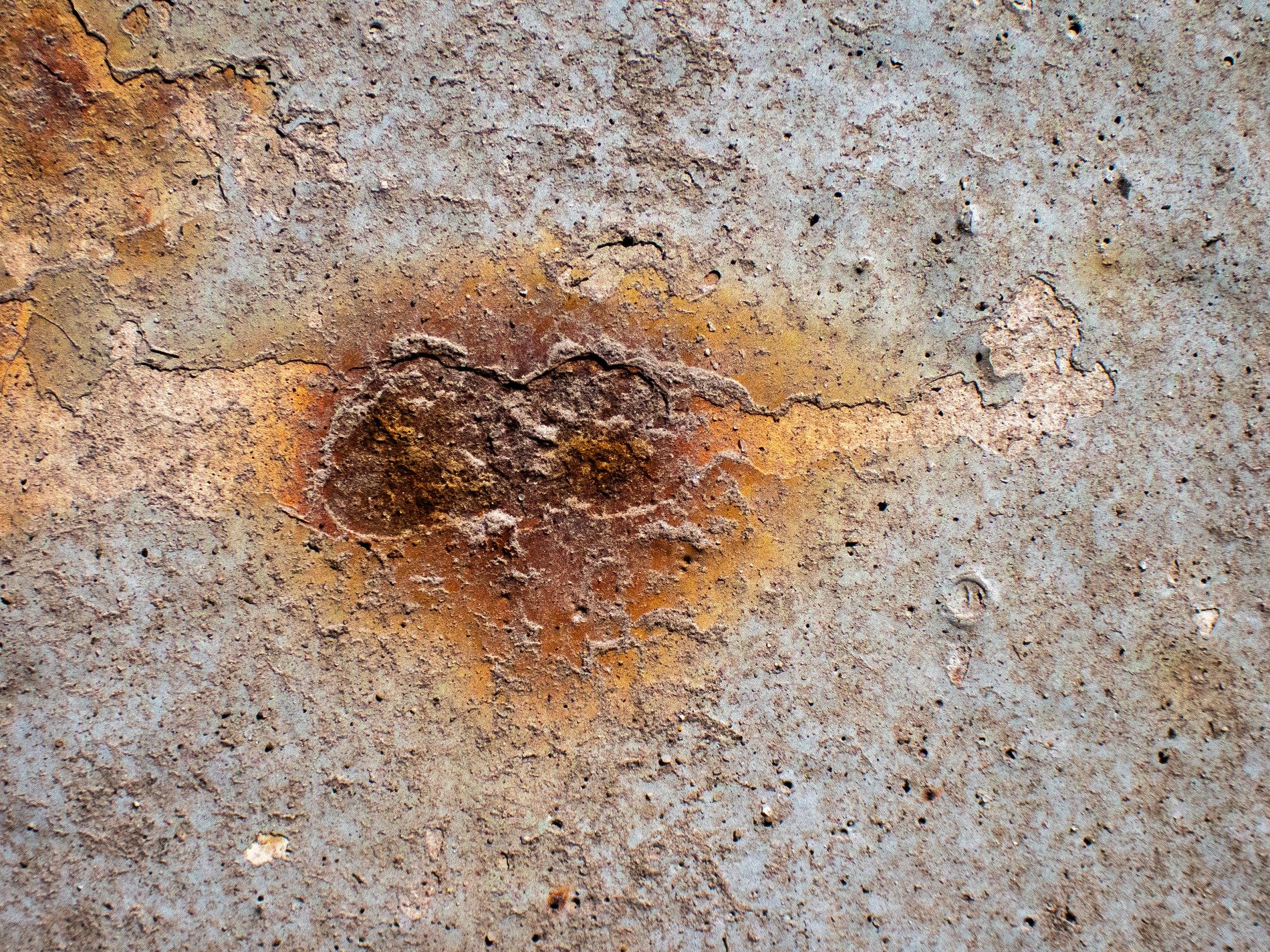 Silver lines flow fast, vertical grain holds the light, time wears the surface