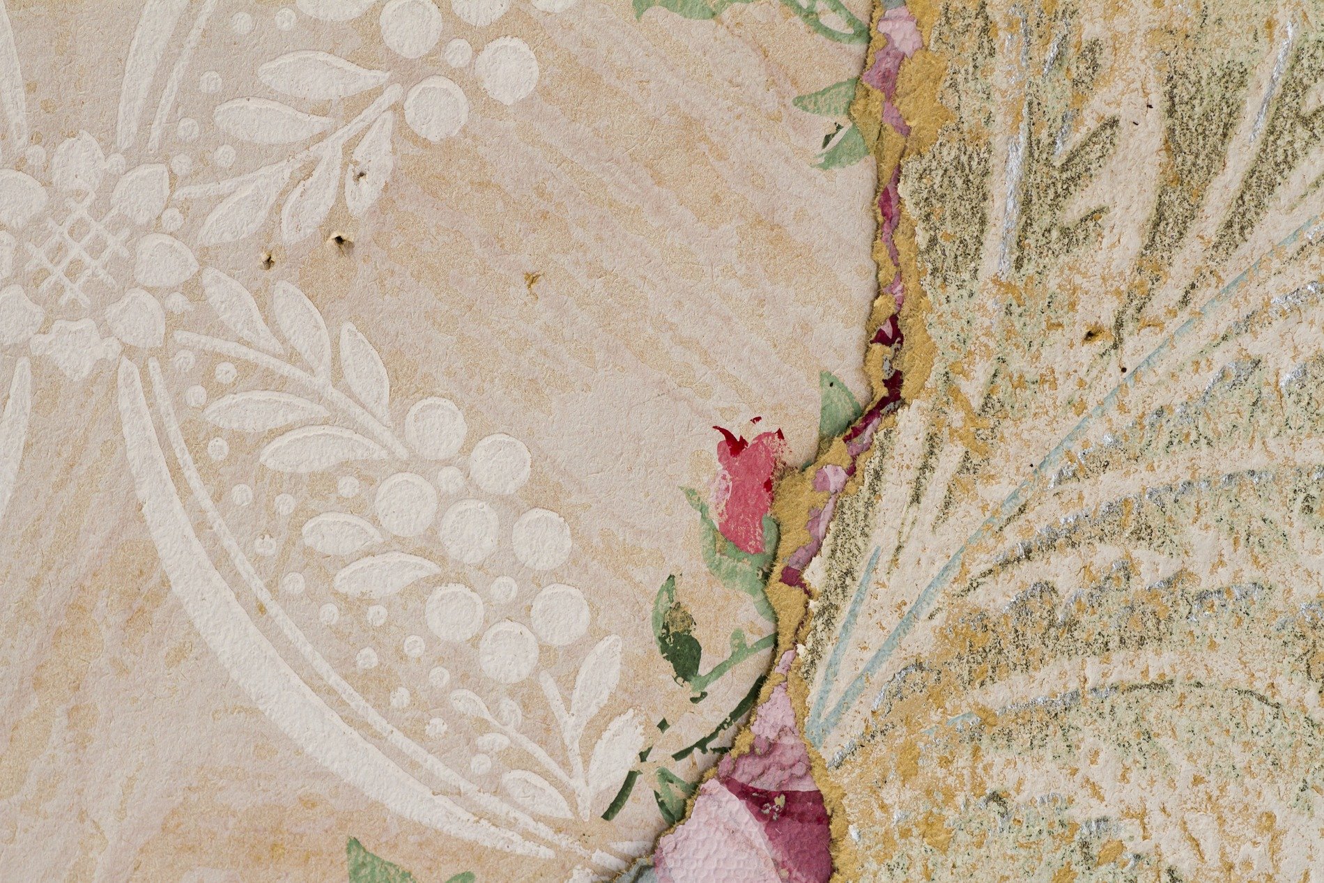 Silver wood grain flows, vertical lines trace the board, time holds the finish