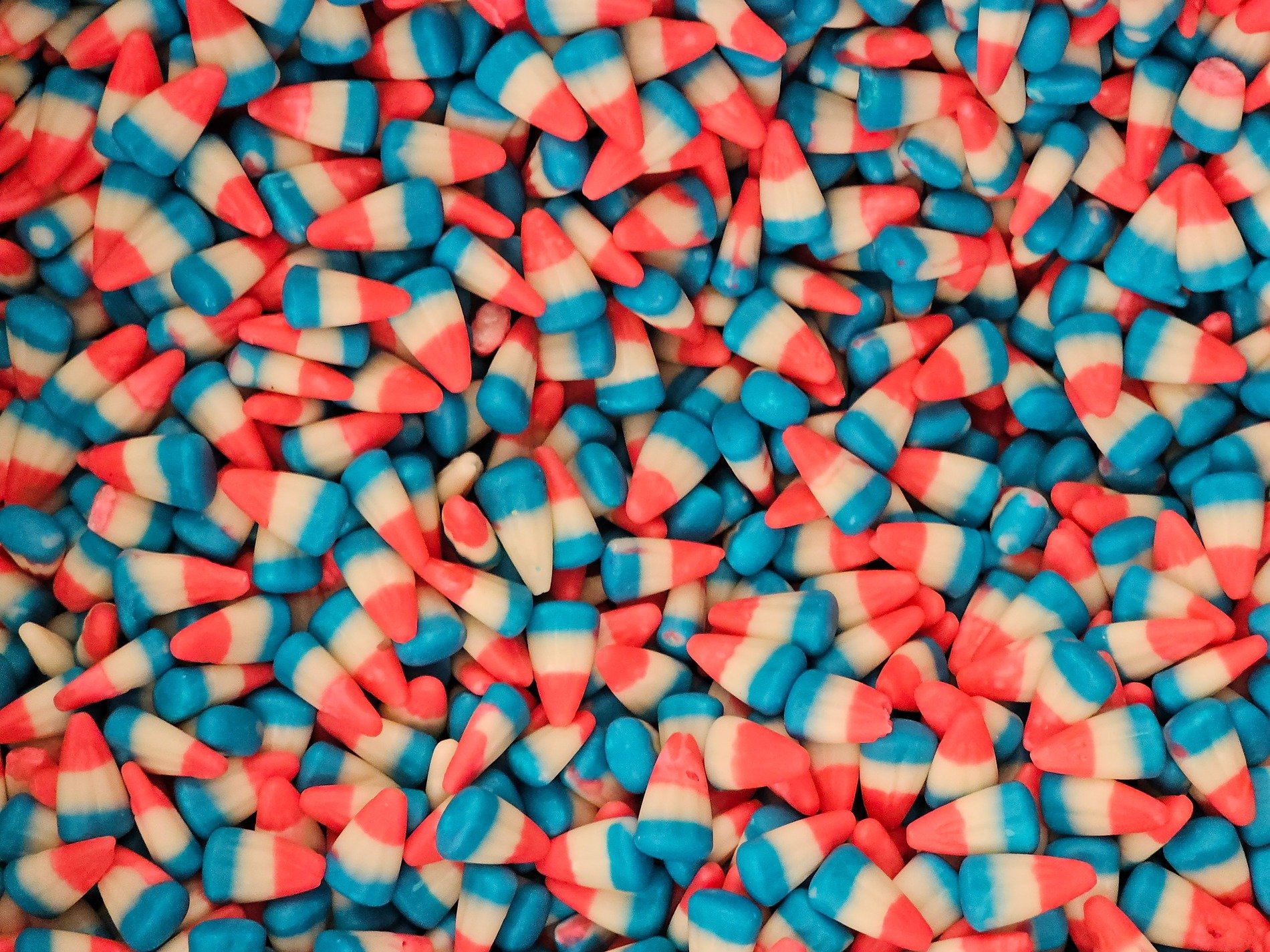 Red white and blue peaks, sugary kernels pile high, sweet patriotic