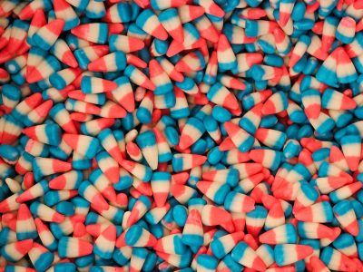 Red white and blue peaks, sugary kernels pile high, sweet patriotic